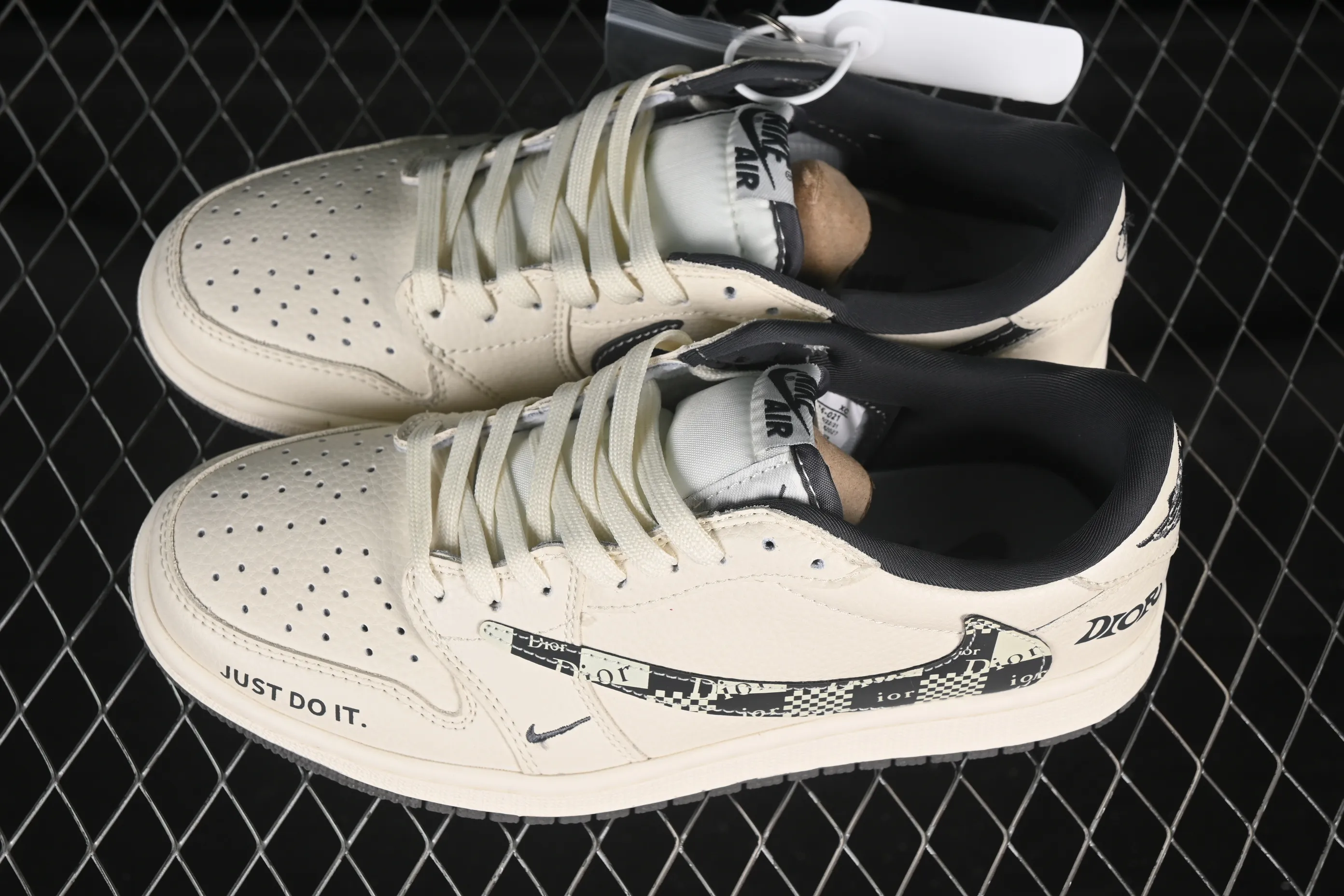All categories Air Jordan Jordan series basketball shoes Air Jordan 1 Low High-end customized low-top sneakers Travis Scott x Fragment Design x Air Jordan 1 Low OG SP AJ1 Dior joint black checkered low-top cultural casual sneakers LD2025-021